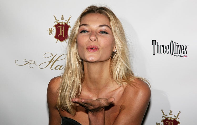 Super model Jessica Hart said to want carry on brawl with Adam Hock posse on