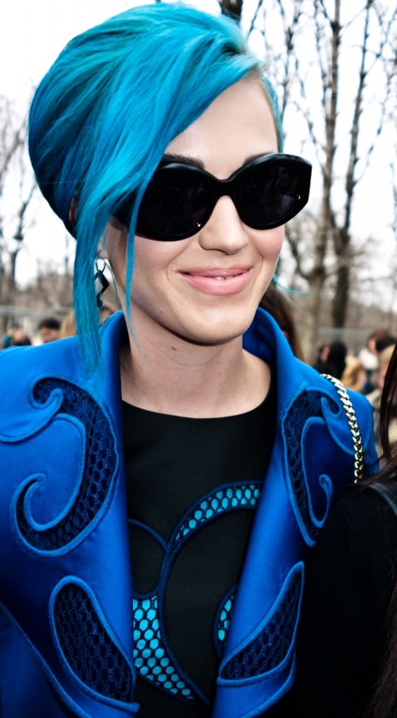  Katy Perry Wears a Classic Bun at YSL Fashion Show  