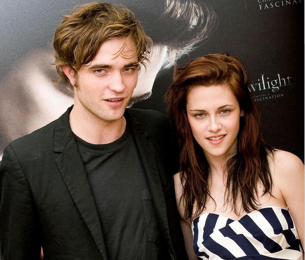 Download this Robert Pattinson And Kristen Stewart picture