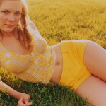 (NSFW) Kirsten Dunst leaked naked pictures. Tweets anger at Apple iCloud