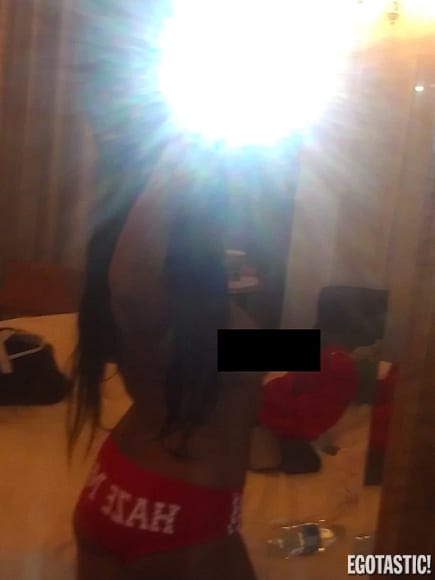 alleged-leaked-cell-phone-pics-angelina-03-435x580