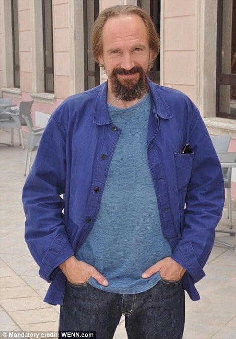 article-2177486-142B0E28000005DC-427_468x672