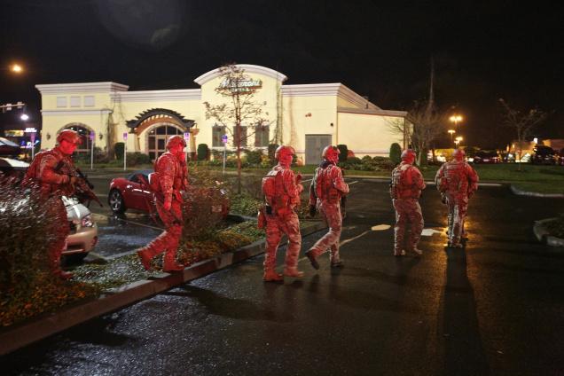 Tactical team moving through Clackamas Town Center 