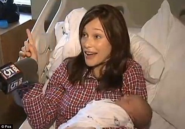 Mother gives birth on NYC street