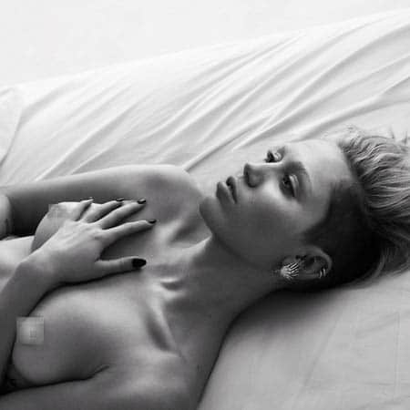 Miley Cyrus toppless Miley Cyrus topless