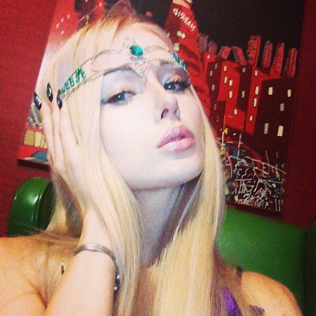 Human Barbie Valeria Lukyanova Selfie But Where S The Make Up