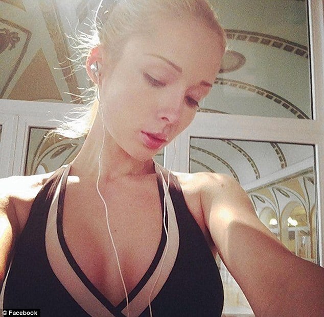Human Barbie Valeria Lukyanova selfie Human Barbie Valeria Lukyanova selfie
