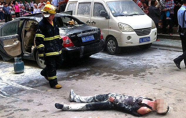 Chinese man blows self and pregnant woman with gas canister
