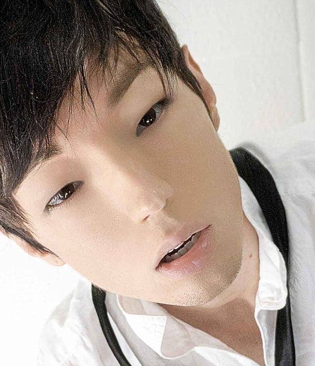 white guy get plastic surgery to look like a Korean guy