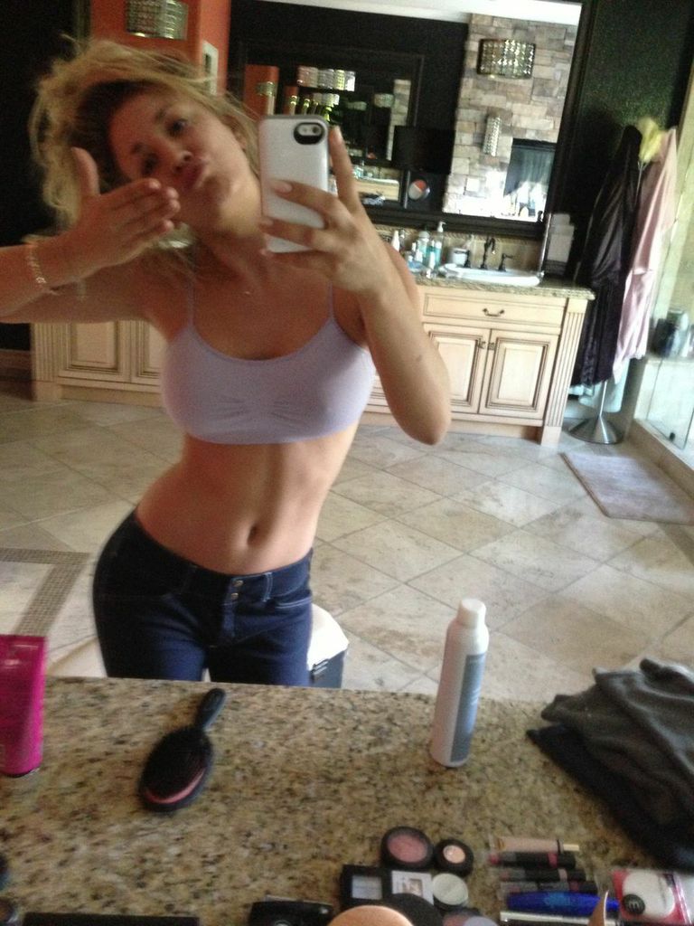Kaley Cuoco: New leaked naked pictures appear in second ... - 768 x 1024 jpeg 115kB