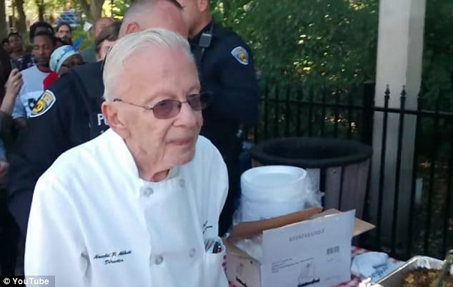 Arnold Abbott arrested feeding Fort Lauderdale homeless