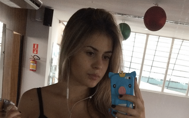 Chelsea star Oscar post risque picture with wife and sister