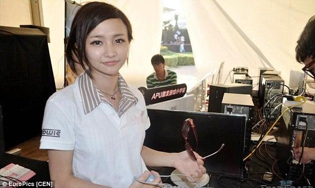 Chinese e sporting hostess