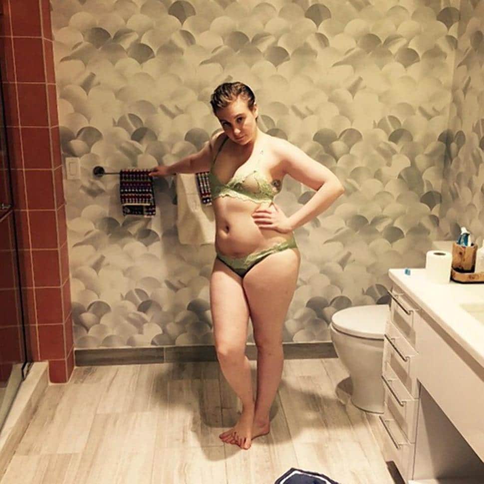 Lena Dunham lingerie selfie