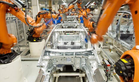 German robot kills Volkswagen plant worker