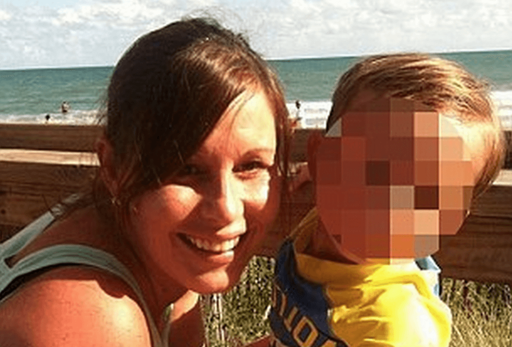 Florida mom leaves toddler kids in SUV while drinking at bar