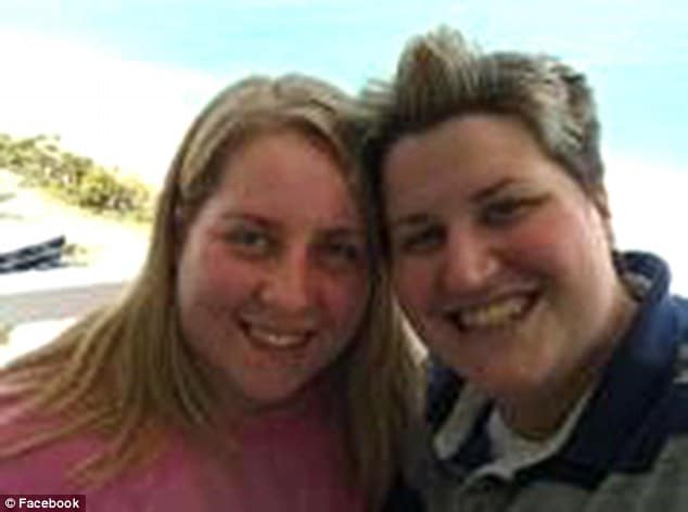 Jennifer Cramblett sues sperm bank