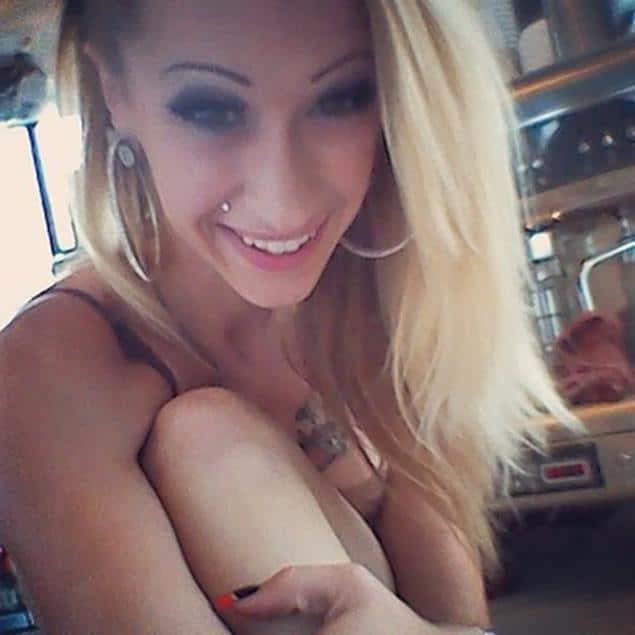 Bikini Barista Pictures 22