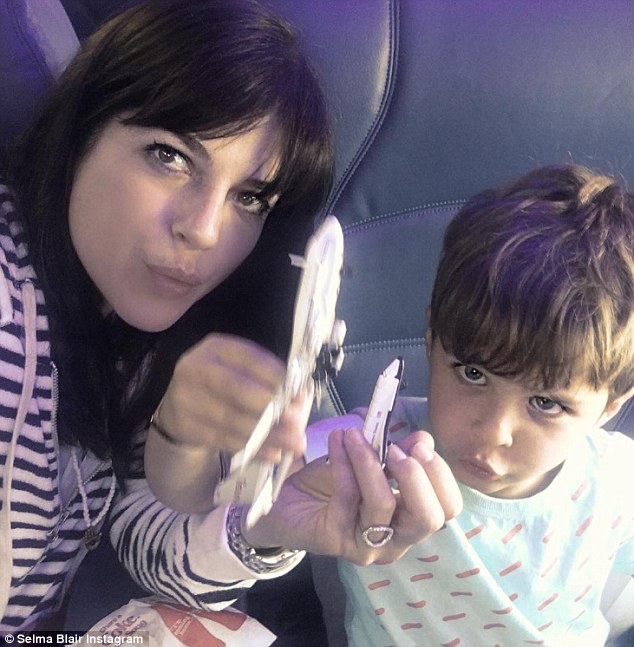 Selma Blair removed off flight