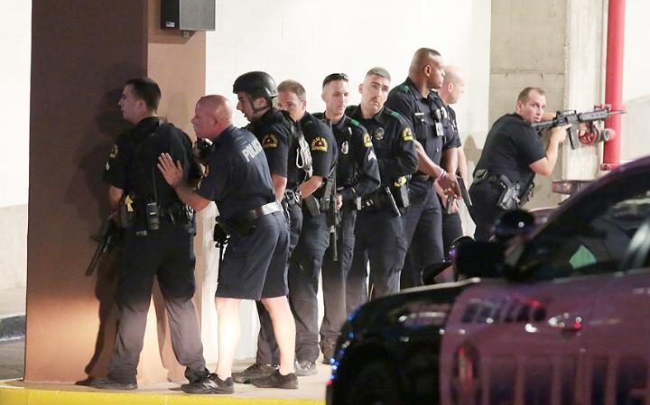 dallas shooting suspect kills officer video ambush