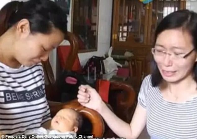 Chinese baby born with no eyes
