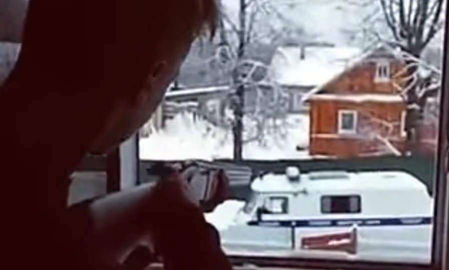 15 year old Russian teens livestream police shoot out