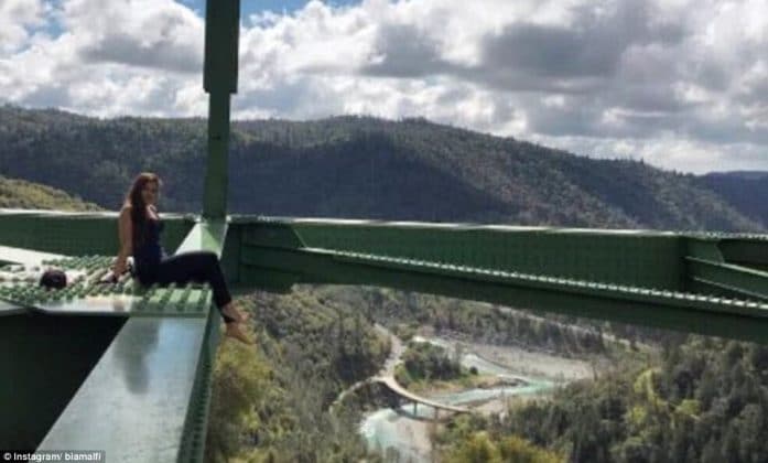 Foresthill Bridge Selfie Woman Survives Taking Perfect Photo
