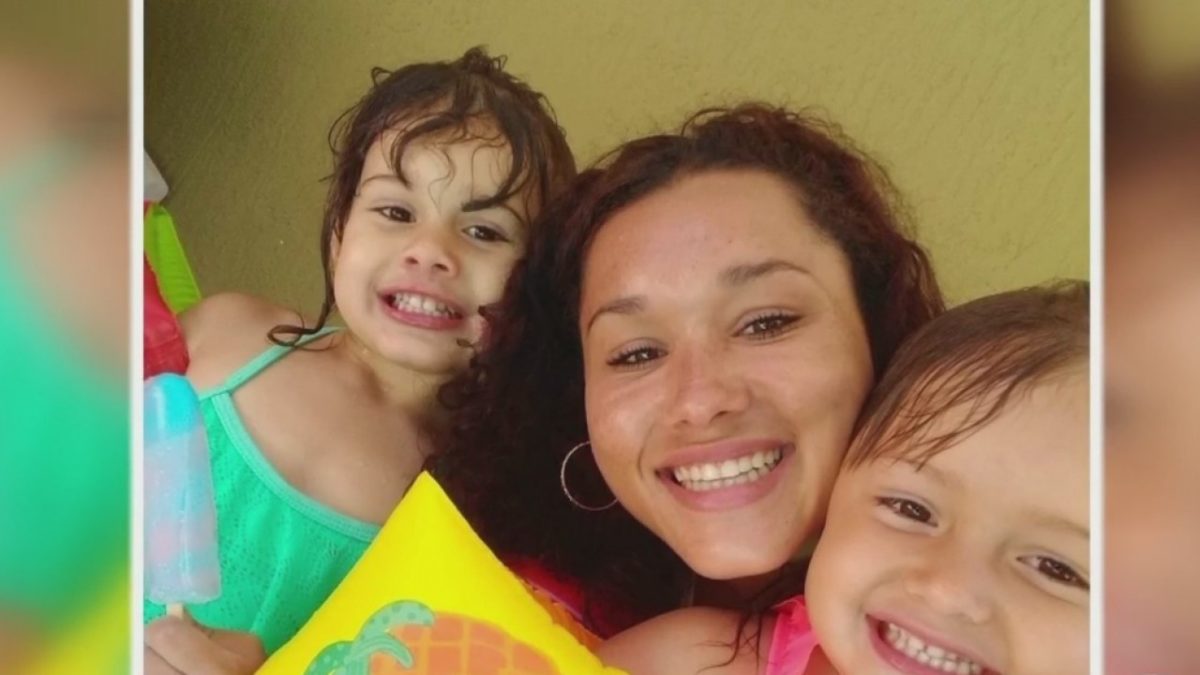 Florida mom of two found dead along Florida highway with broken leg.