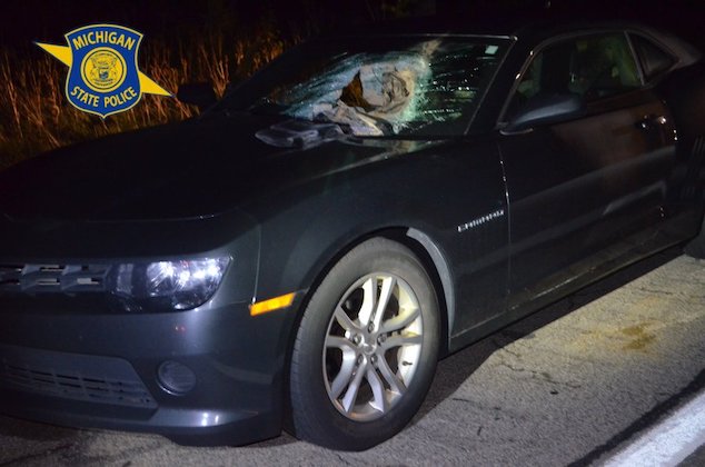 Man charged w/ throwing 40 pound sandbag off Michigan overpass