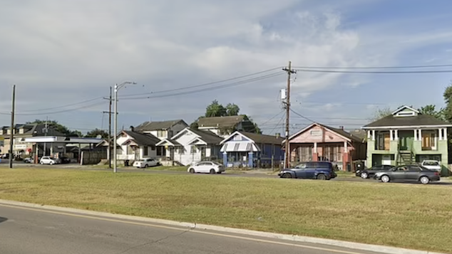 Pit bull mauls 66 yr old man to death climbing through relatives window New Orleans