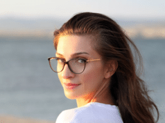 How to wear eye makeup with glasses