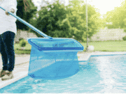 Swimming pool cleaning service