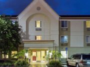 Charlise Bell Florida teen girl smothers 3 year old sister to death to quiet her at Altamonte Springs hotel