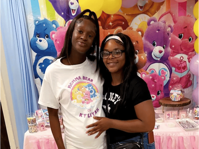 Keshia Golden Chicago pregnant woman stabs boyfriend dead