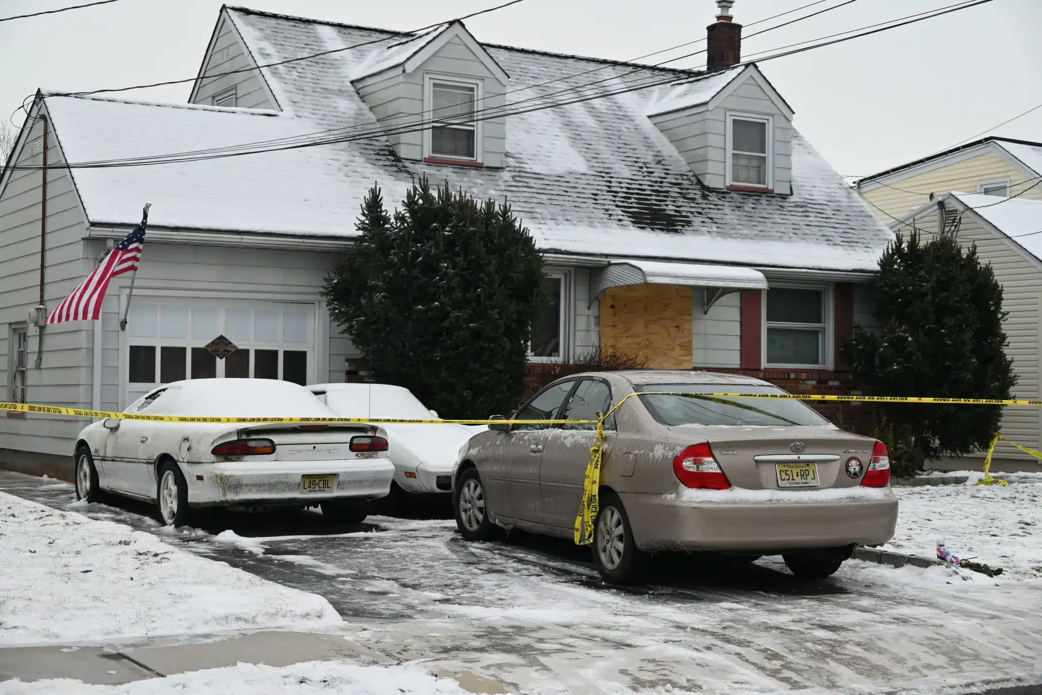 Union, NJ murder suicide: Andrea Alarcon shoots and kills husband, Ruben Alarcon and their 2 young daughters then self. 