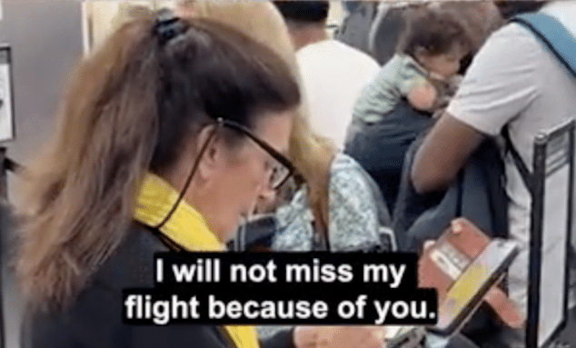 Spirit Airlines worker loses her cool & curses at Karen passenger at Fort Lauderdale airport