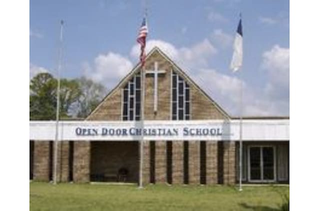 Sarah Huggins Logan, Tuscaloosa Christian teacher in Alabama arrested having sex with female student