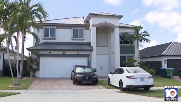 Lynn My Le, Cutler Bay, Florida woman stabs teen sister multiple times, nearly killing her, after caught going through cellphone as she slept 