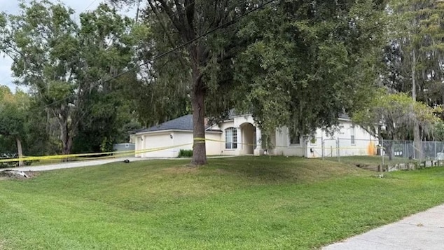 Justine Mroz, Land O' Lakes, Florida mother & Pasco County mom strangles 6 year old autistic son and tries killing herself after 'snapping,'