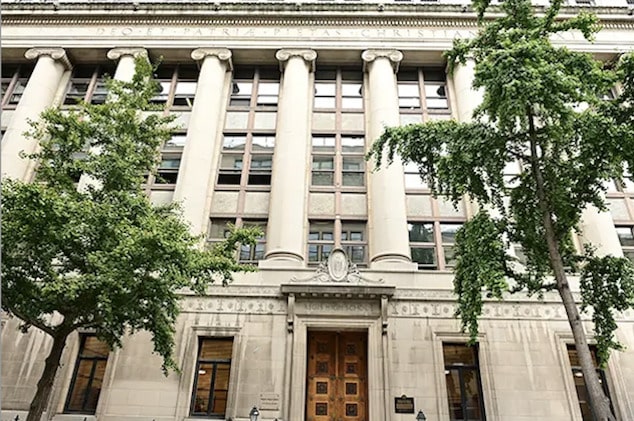 16 year old student at Upper East Side, Jesuit Catholic high school, St Regis jumps to his suicide death