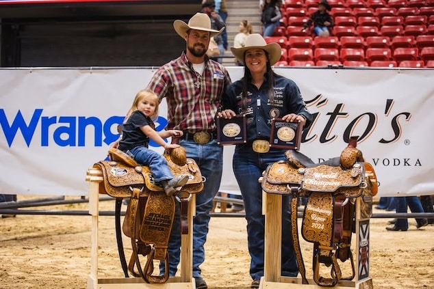 Oaklynn Rae Domer 3-year old daughter of Kelsie Domer rodeo champion passes away after horse falls on mom and toddler