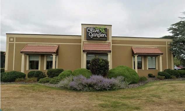 Olive Garden cook dies in suicide jumping headfirst into hot deep fryer at Williamsport, Pennsylvania outlet.