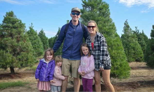 Sarah Ragaisis Wilco deputy wife dies after pregnancy-related medical emergency leaving behind husband, healthy newborn and three other daughters.